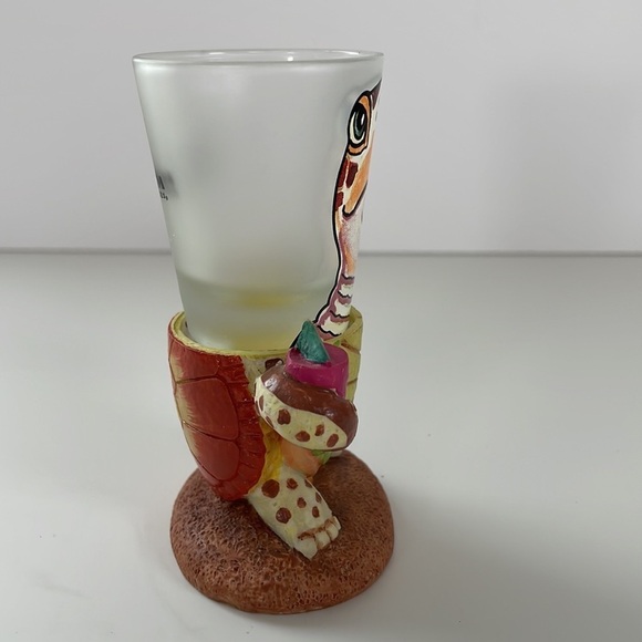 Sea Turtle Shot Glass Turtle holding cocktails - Picture 4 of 7